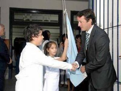 Insaurralde acompa�� a los chicos en el regreso a las aulas del Distrito