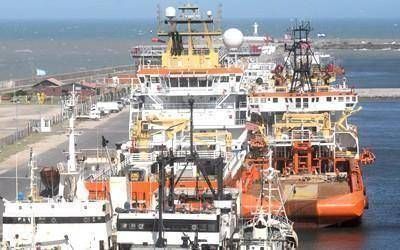 Obreros navales negaron que buques extranjeros fuesen ingleses