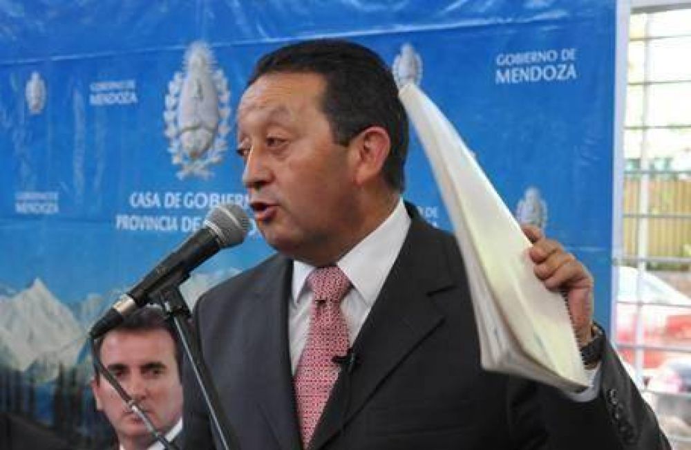 �Aunque les pese, yo soy el conductor del justicialismo�, advirti� Celso Jaque