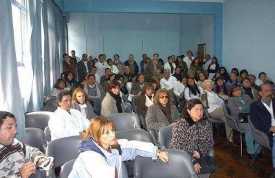 Profesionales de APUAP y Colegio M�dico paran el jueves y viernes