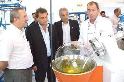 Pulti visit� dos empresas en el Parque Industrial