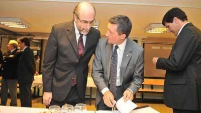 Contratados, a manos del futuro intendente