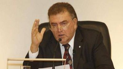 Amaya brind� su informe anual sin la visita del Gobernador