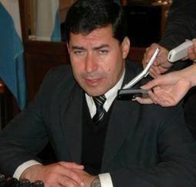 A coro, el oficialismo respald� el plan de gobierno de Beder Herrera