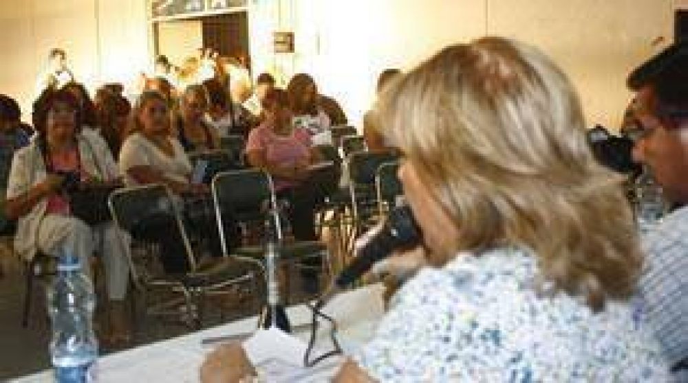 UDAP: Los docentes no se deciden y siguen debatiendo propuestas 