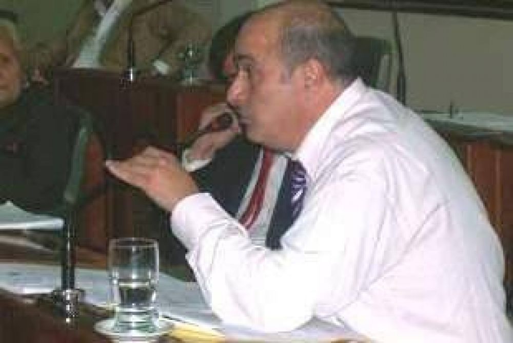 Impuesto Inmobiliario: Castellano considera que la provincia comete un �grav�simo error�