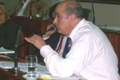 Impuesto Inmobiliario: Castellano considera que la provincia comete un �grav�simo error�