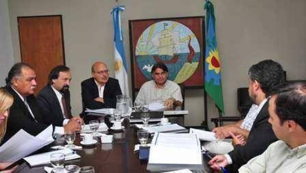 Guti�rrez se reuni� con EDESUR por los cortes de luz 