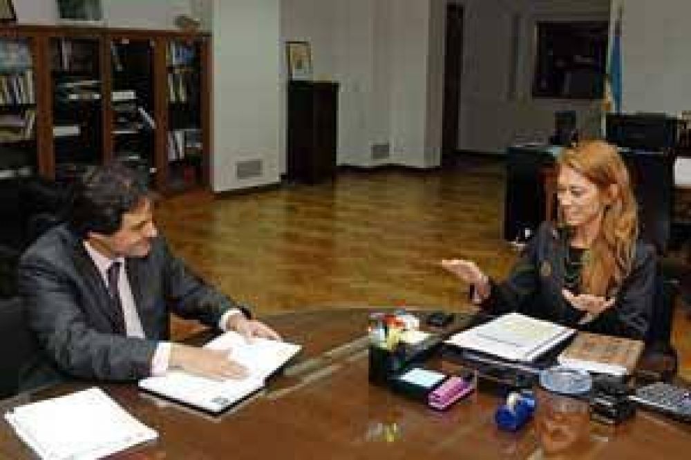 Pittelli se reuni� con la ministra de Industria D�bora Giorgi 