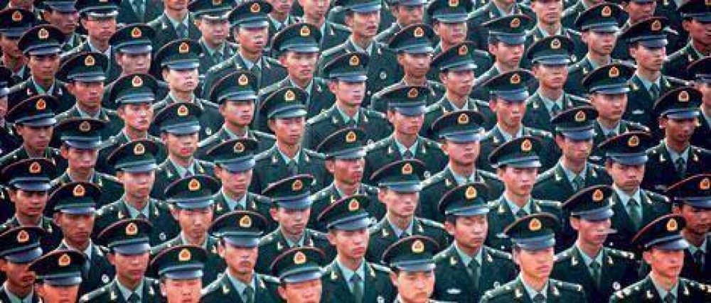 China desaf�a con un alarmante aumento del presupuesto militar