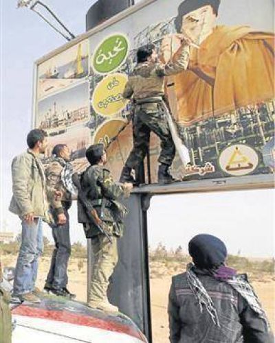 Los rebeldes van por el feudo de Khadafy