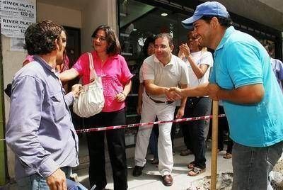 La candidata a gobernadora por el Frente para la victoria recorri� la peatonal rivadavia