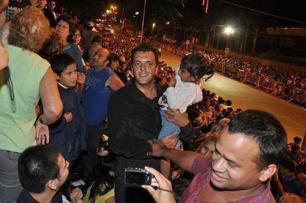M�s de 20 mil personas en Don Torcuato festejaron el Carnaval