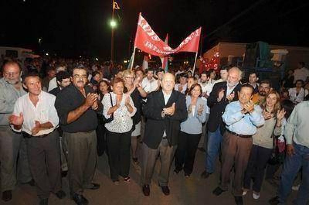 Brizuela dijo que la indigencia est� a punto de desaparecer