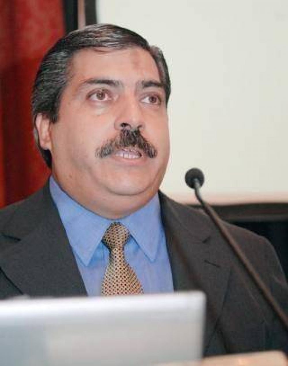Cirielli dur�simo con Basteiro: �Es un idiota �til de los que quieren privatizar Aerol�neas�
