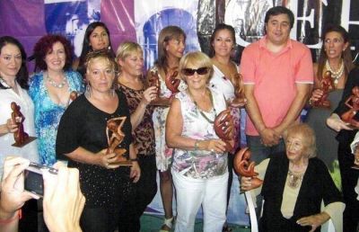 La CEFIL distingui� a mujeres en su d�a