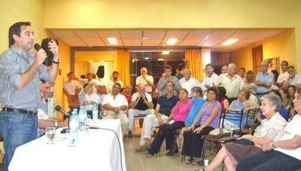 B�blica advertencia de Mestre a los municipales: �El que no trabaja, no cobra�
