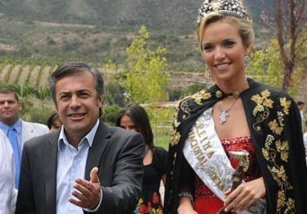Cornejo tom� distancia de Cobos y volc� a su gente a militar por Sanz para la interna de abrill