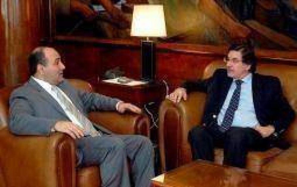 Contin�an los gestos de apoyo kirchneristas con el gobierno provincial