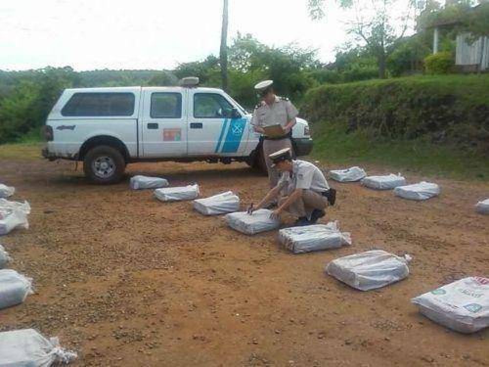 Corpus: Secuestr� una tonelada de marihuana valuada en m�s de 4 millones de pesos