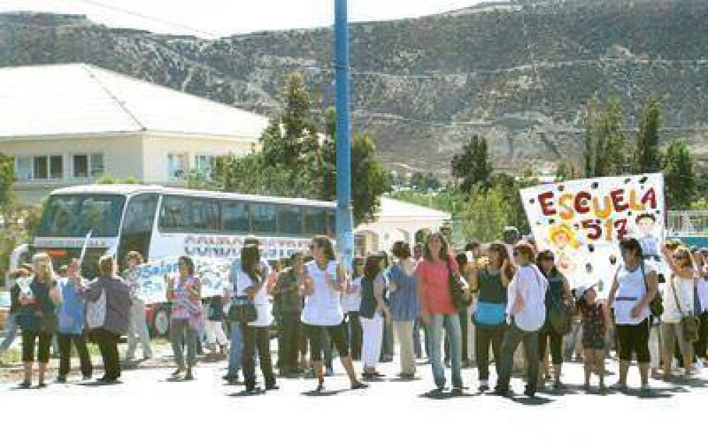 Los docentes iniciar�n hoy su segunda semana de paro