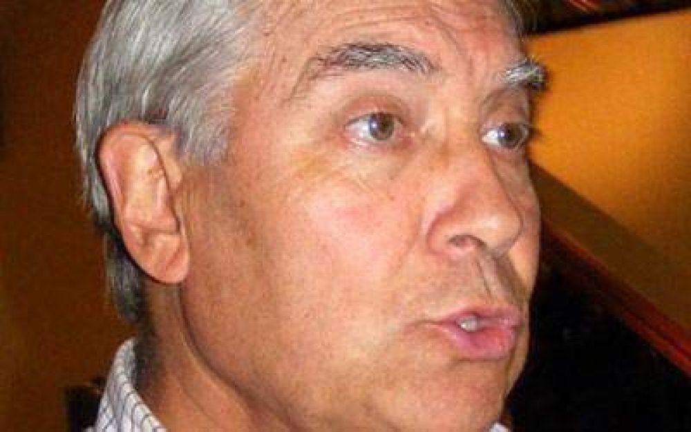 Mart�nez Crespo: si Peralta �piensa que debemos continuar, yo lo acompa�ar�