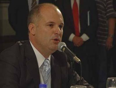 Henn invit� a fuerzas pol�ticas a suscribir un acuerdo de reforma constitucional