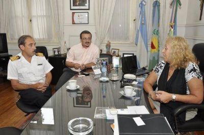 La Intendente Giroldi mantuvo una reuni�n con el Jefe de la Base Naval Z�rate