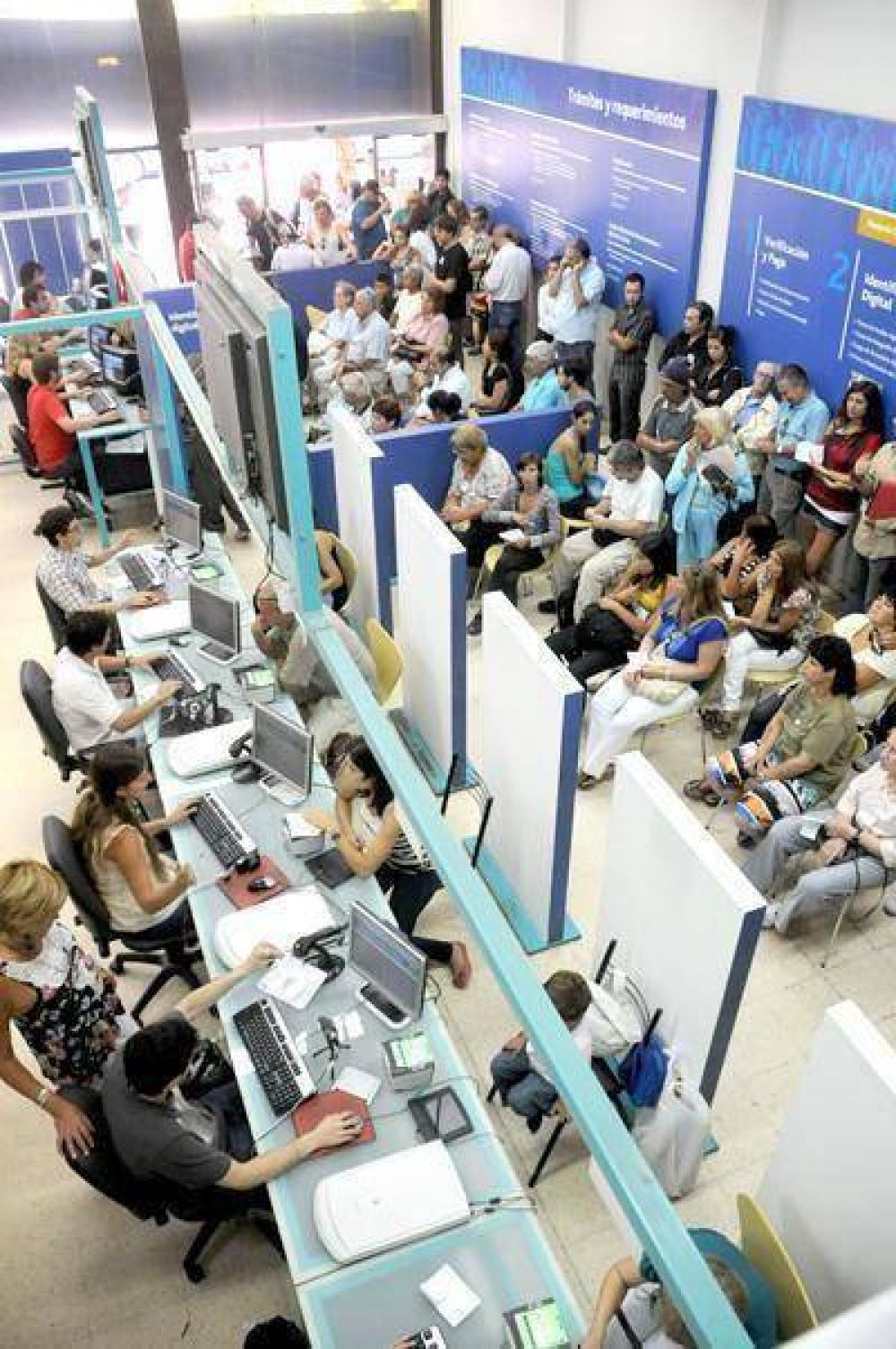 Unas 200 personas gestionaron ayer el pasaporte en Mar del Plata