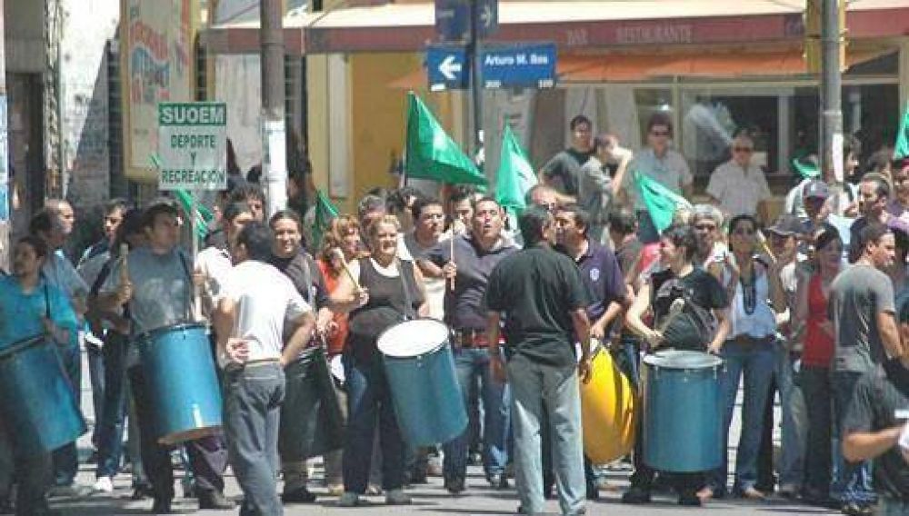 El Polo Sanitario vuelve a movilizar hoy y prepara el paro del lunes 14