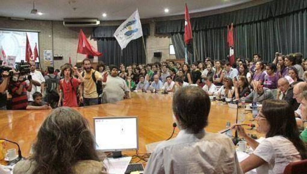 Triunfo de la Franja en la pulseada para derogar la contribuci�n estudiantil