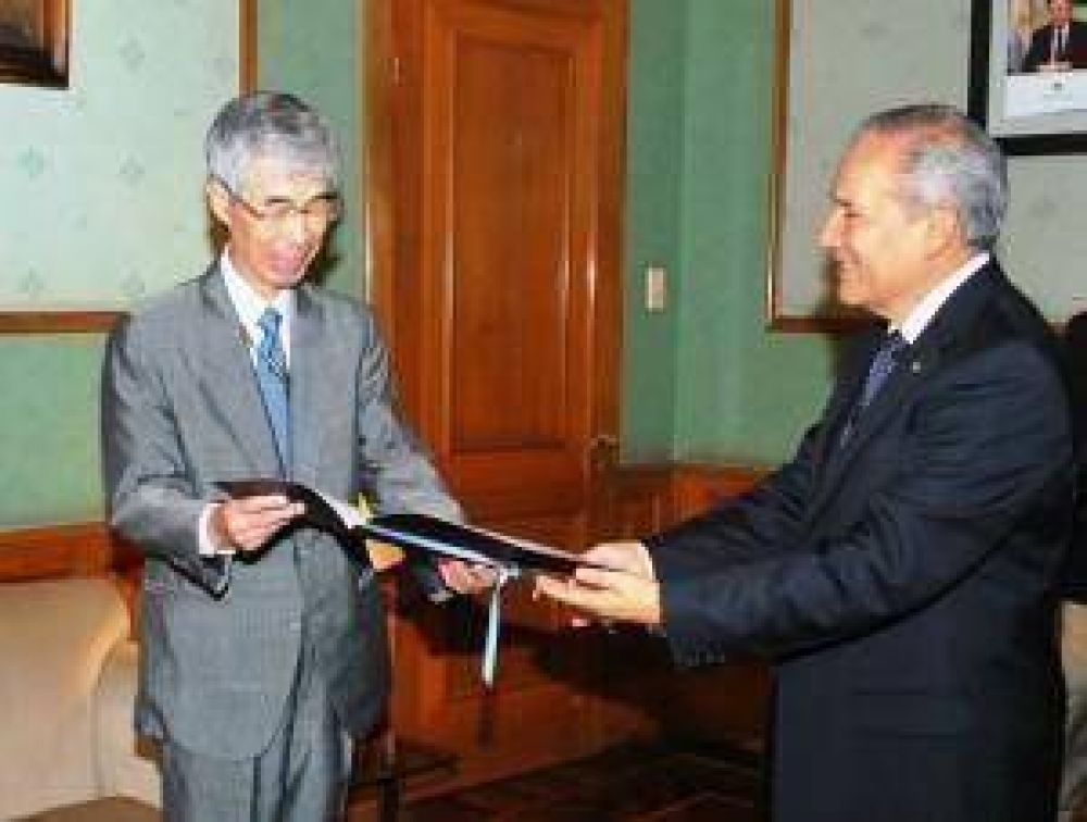Barrionuevo recibi� al embajador de Jap�n