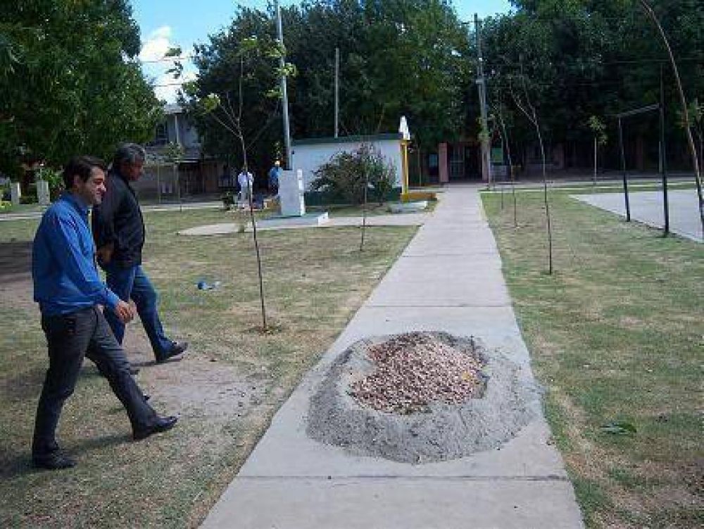 �Nos pone contentos ver que las obras que comienzan, se terminan� 