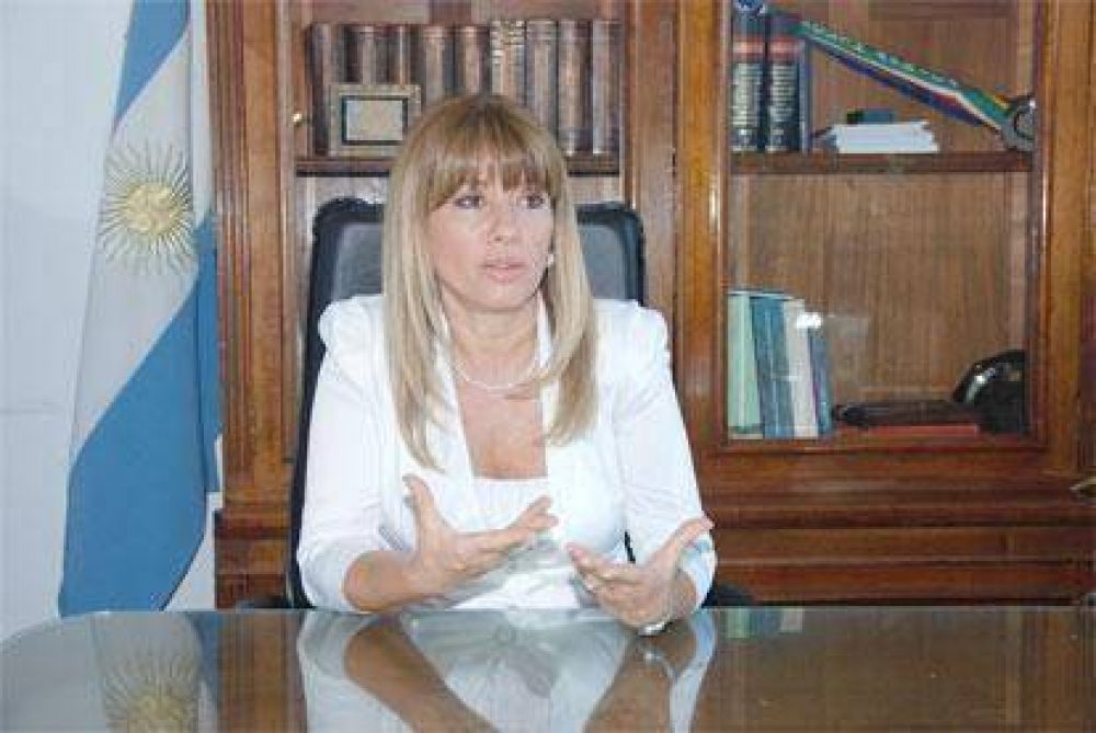M�nica Litza destac� los est�ndares de seguridad del nuevo pasaporte 