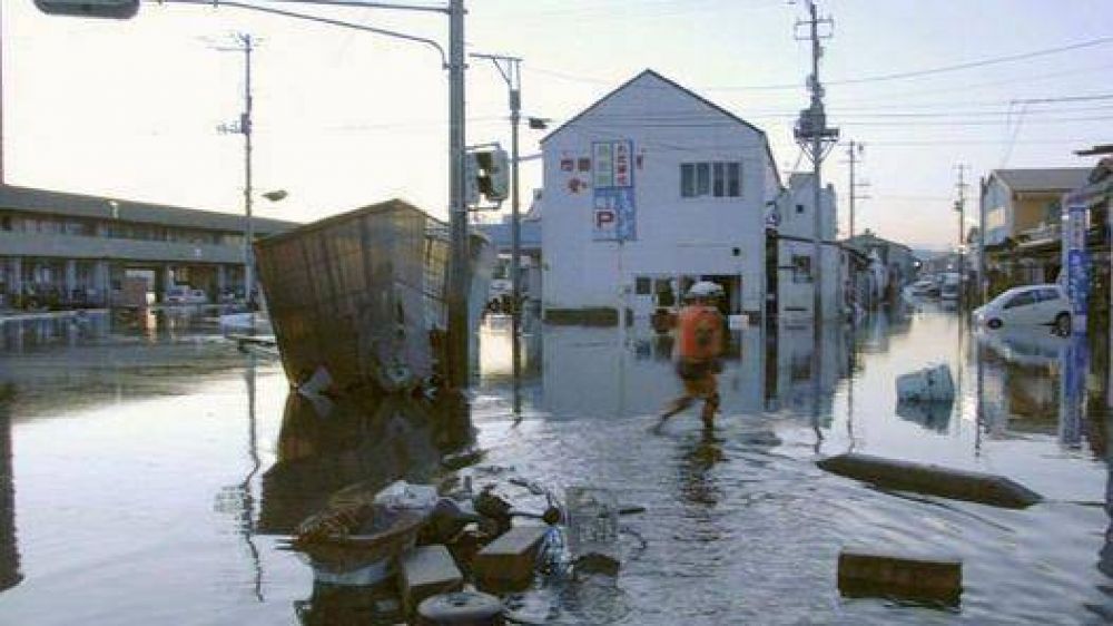 Jap�n sufri� el terremoto m�s feroz de su historia, seguido de un tsunami