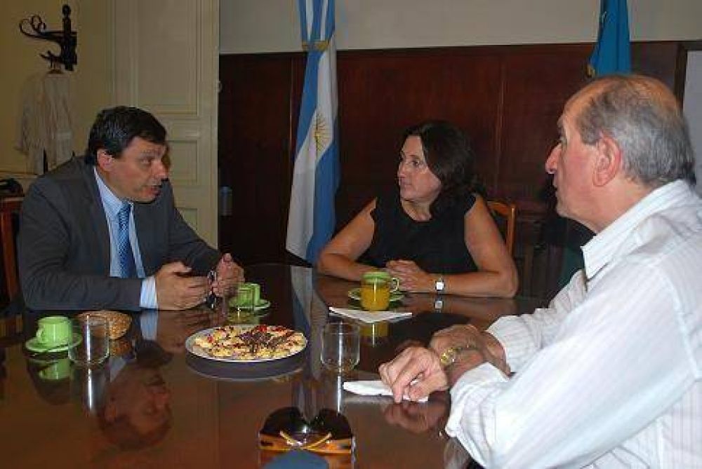 LUJ�N - REUNI�N POR EL DESARROLLO DE PARQUES TECNOL�GICOS