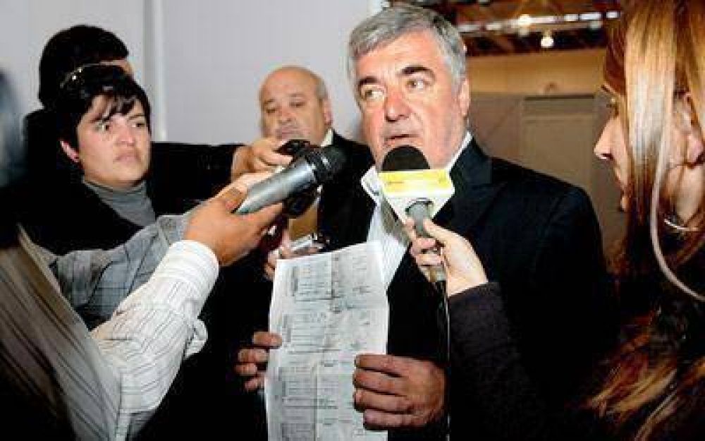 Das Neves hizo una denuncia mientras recorr�a la Expo Ni�o