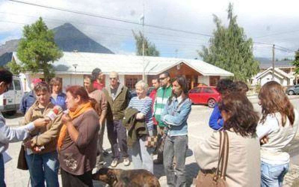 Duras cr�ticas al intendente de El Hoyo por su �ineptitud� en el �ltimo incendio