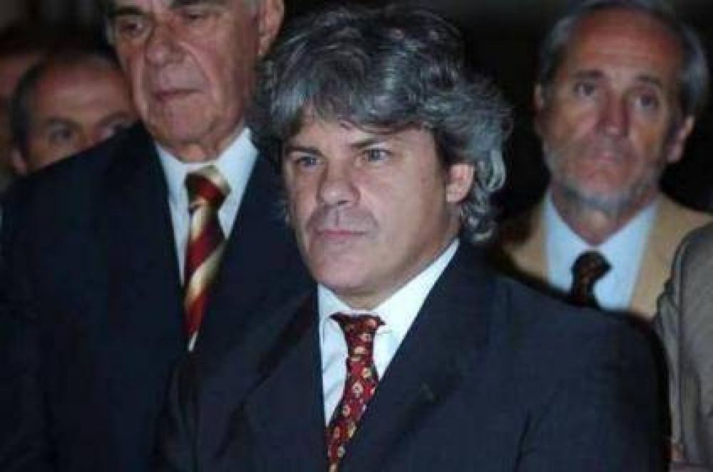 Comienzan a abonar la deuda con los bancarios transferidos