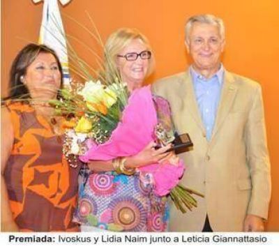 SAN MARTIN - IVOSKUS HOMENAJE� A MUJERES DEL DISTRITO