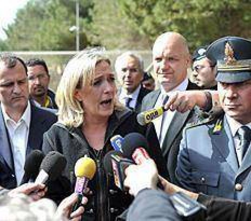 La pol�mica visita de Marine Le Pen a Lampedusa