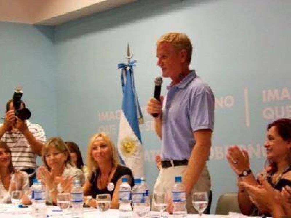Francisco De Narv�ez: "Mi compa�ero de f�rmula ser� cien por ciento peronista"
