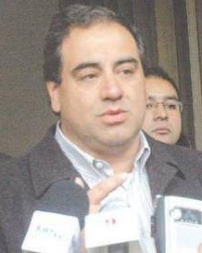 Las internas pol�ticas en la UCR dejan cada vez m�s solo a Julio Mart�nez