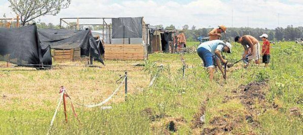 Tras el segundo desalojo de 9 de Abril, la comuna denunci� las estafas 