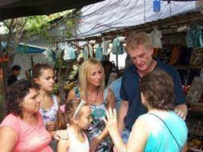 Florencio Varela: Francisco De Narv�ez y M�nica L�pez hicieron campa�a
