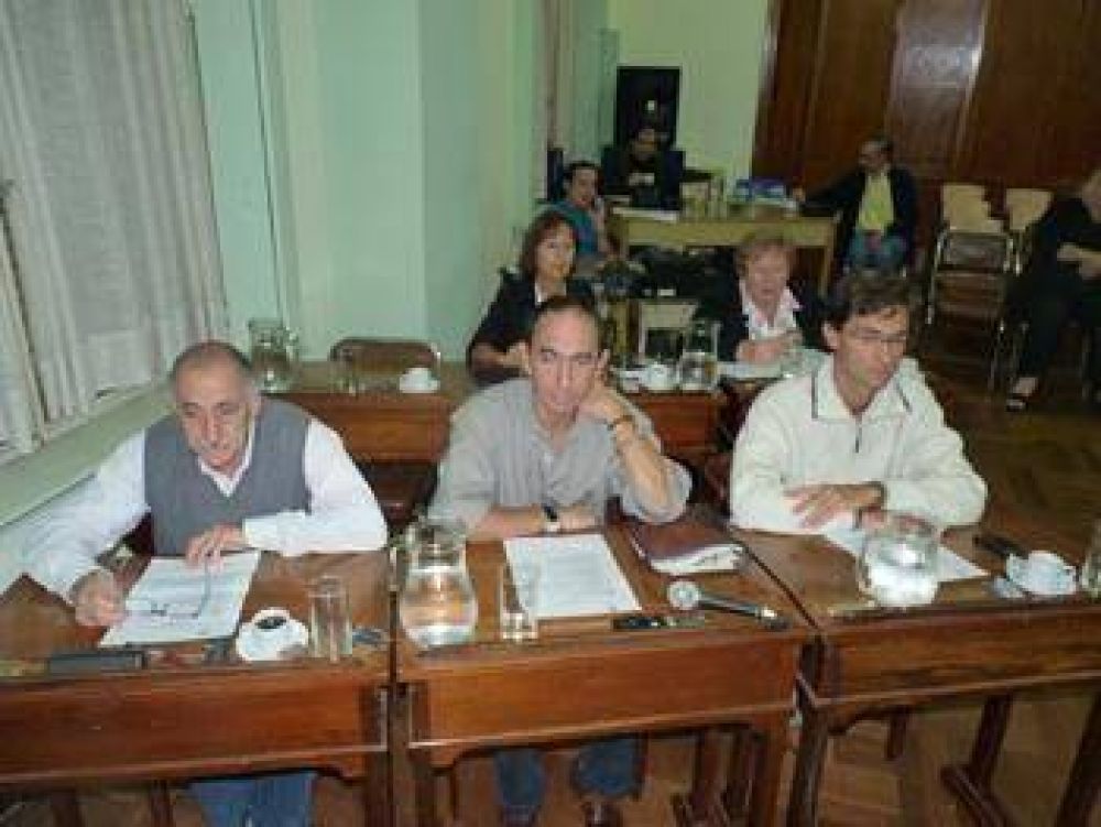 El proyecto del Pro sobre la comisi�n investigadora pas� a comisi�n