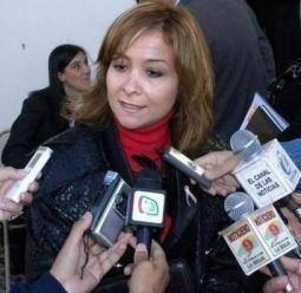 Una radical est� molesta con quienes la critican por mostrarse en actos oficiales