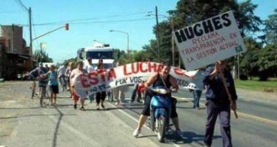 Hughes: Comuna paralizada, corte de ruta y pedido de intervenci�n
