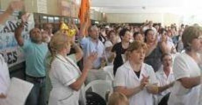 Los gremios de la sanidad no aceptaron la propuesta del PE y el viernes volver�n a reunirse 