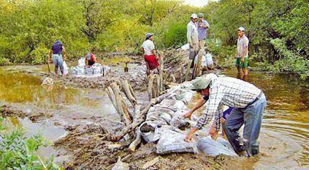 Desastre en Santiago: m�s de 6 mil afectados por las inundaciones